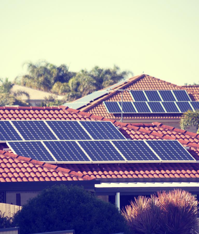 A home with solar panels maximising the power of the sun 