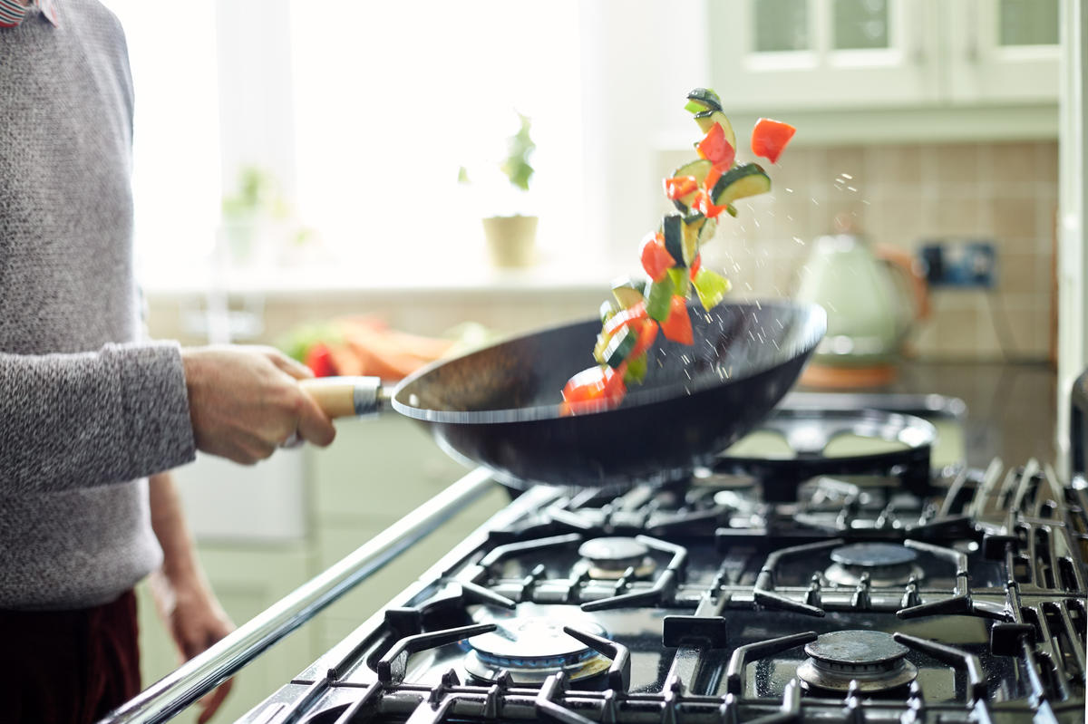 What’s cooking? Choosing between gas and electric | EnergyAustralia